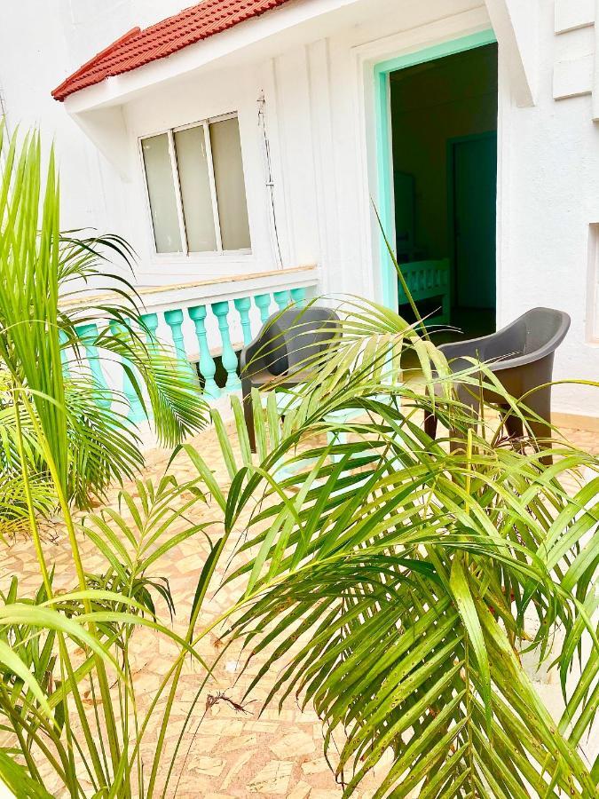 Hotel The Turquoiise House à Morjim Extérieur photo
